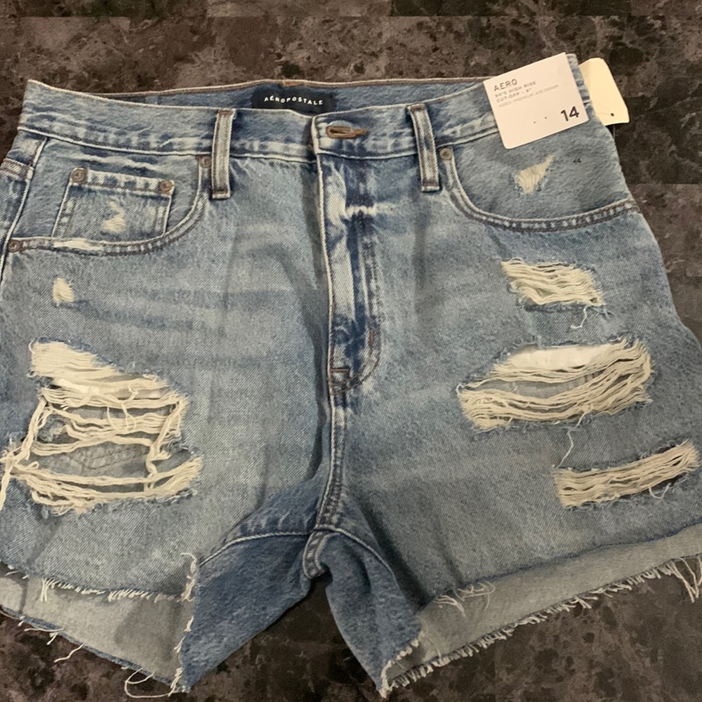 NWT Aeropostale Extremely Distressed- High Rise - Size 14